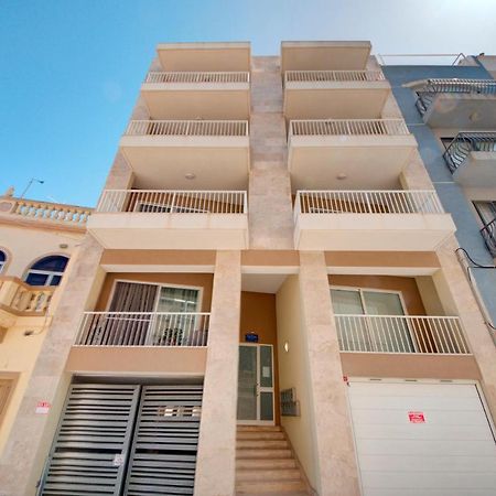 Modern Seaside 2 Bedroom Penthouse With Sea Views เซนต์พอลส์เบย์ ภายนอก รูปภาพ